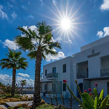 Angels Pillow Luxury Boutique - Adults Only נאוסה